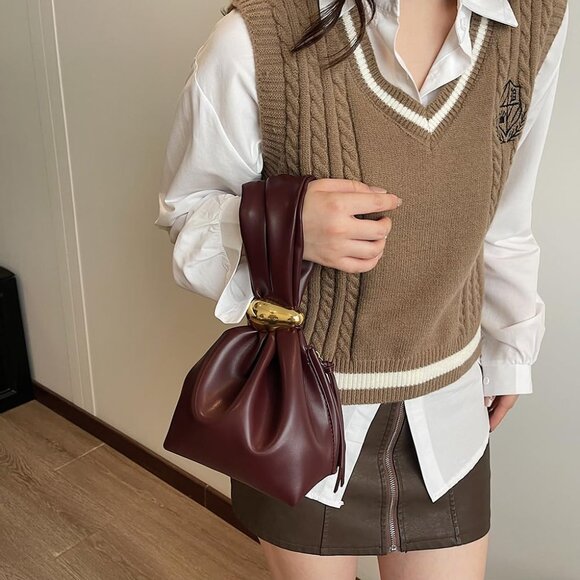 Versatile Burgundy Vegan Leather Wristlet with Gold Zip - Ideal for Everyday - Picture 2 of 6